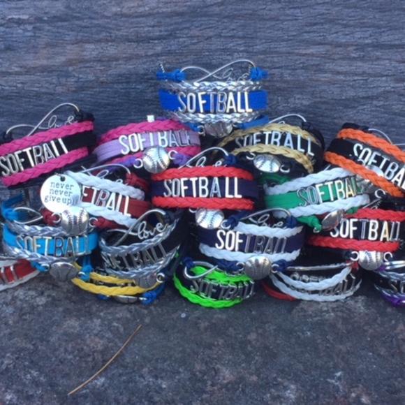 Girls Softball Bracelet, Softball Jewelry - Picture 1 of 2